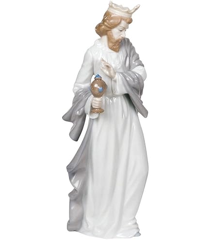 Amazon.com: Nao by Lladro Collectible Porcelain Figurine: KING